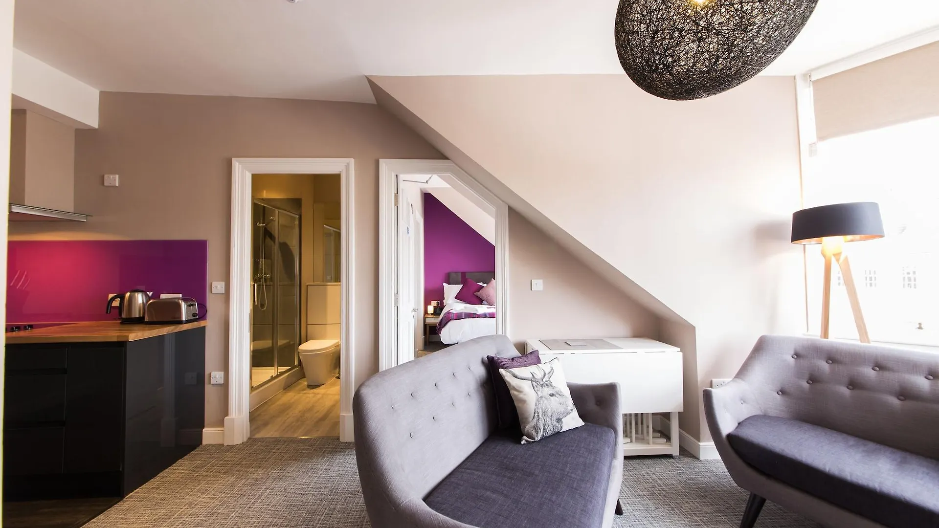 The Spires Edinburgh Apartment 0*,